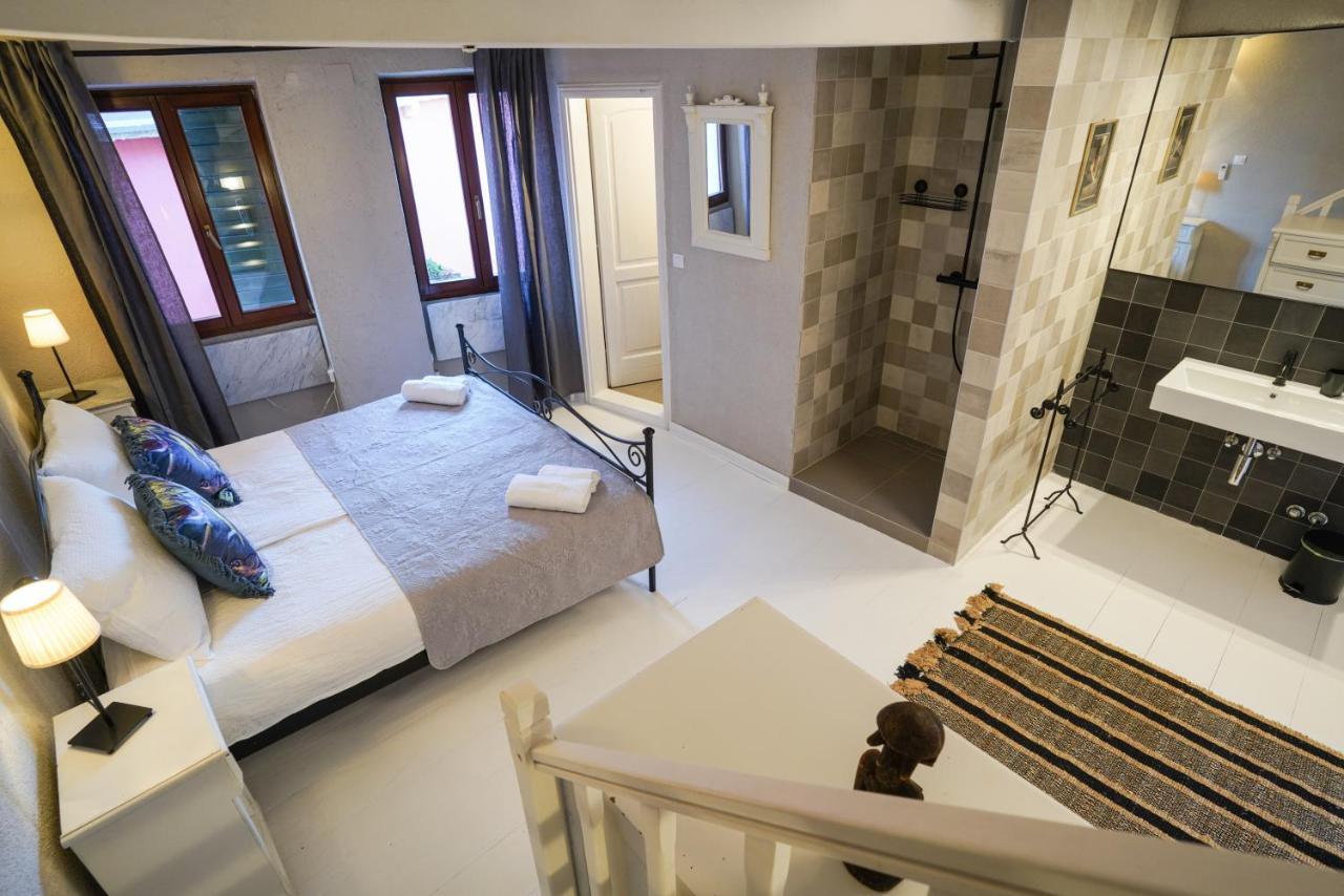 Deluxe Apartment Casa Flores With Sea View & Terrace โรวีน ภายนอก รูปภาพ